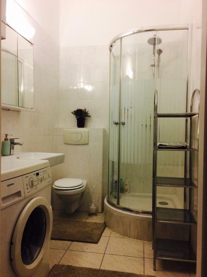 Nice Private Room In Wien Center Экстерьер фото